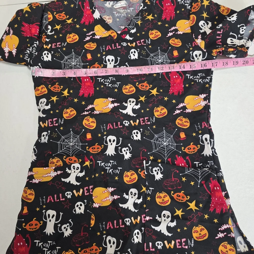 Scrubaid Size Small Halloween Sbrub Top